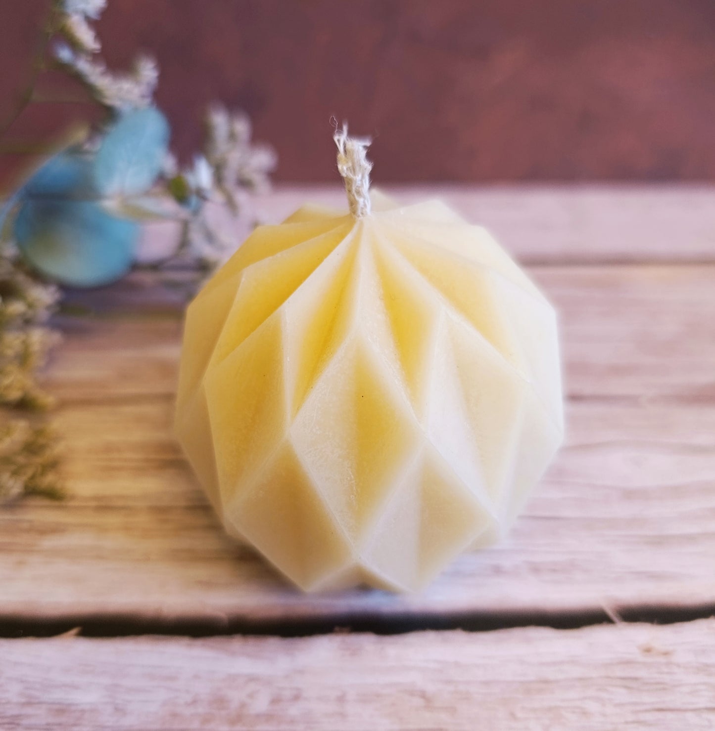 Sfera prisma candela in cera d'api