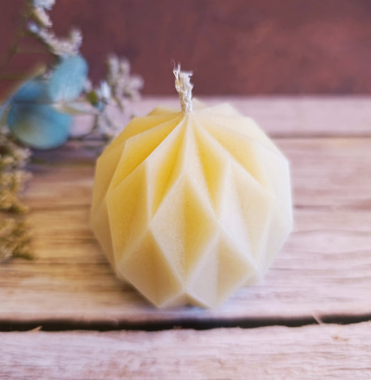 Sfera prisma candela in cera d'api